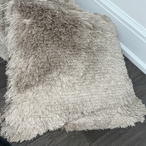 Safavieh chic accent shag pillows - Picture 2 of 9